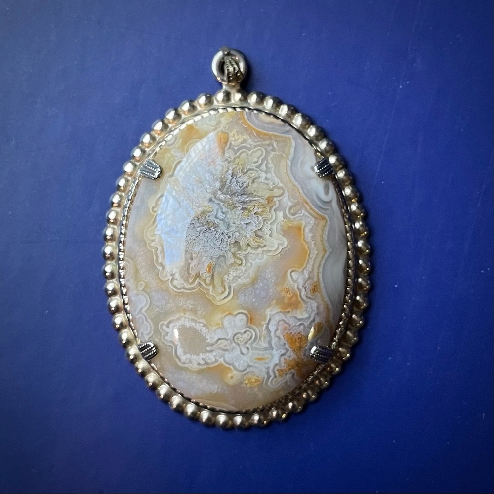 Chunky vintage crazy lace agate pendant